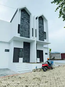 RUMAH MEWAH 2 LANTAI VIEW KEREN LAWANG