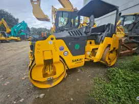 Dijual Tandem Roller Sakai SW502 kapasitas 5 ton, double drum Harga DP