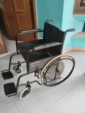 Dijual kursi roda Rp 650 aja lok bandung