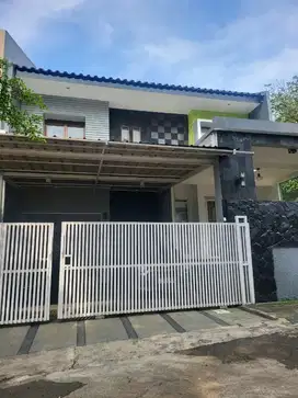Rumah 2 Lantai Di belakang Mall Citra Gran Cibubur