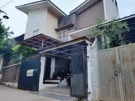 Rumah Luas Siap Huni Di Jatiwaringin Dekat Gerbang TOL