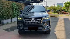 Toyota Fortuner VRZ GR Sport Kicksensor 2.8 Diesel AT Hitam 2022/2023