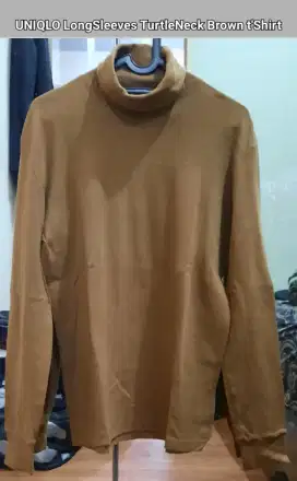 UNIQLO LongSleeves TurtleNeck Brown T'Shirt (PRELOVED Good Condition)