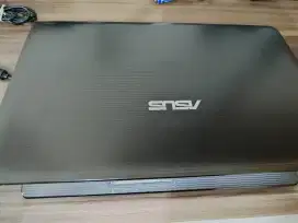 Laptop ASUS K53E layar lebar