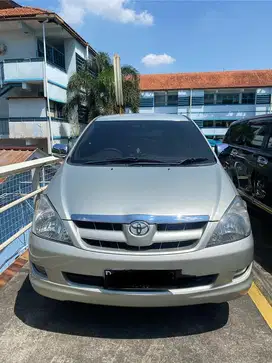 Kijang innova type V istimewa