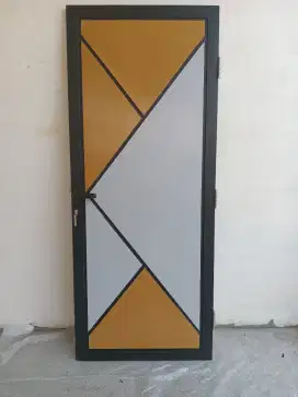 Pintu besi dobel plat bolak balik tampilan sama