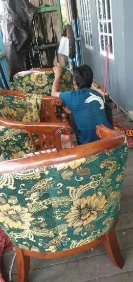 Menerima perbaikan sofa, jok, kursi dll
