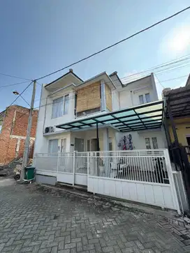 DIJUAL RUMAH SAWOJAJAR