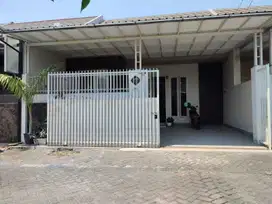 Rumah Mewah Kebraon Utama Surabaya