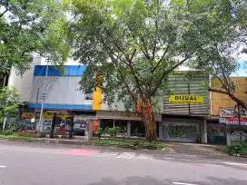 RUMAH STRATEGIS AREA KOMERSIAL, JL SLAMET RIADI SOLO