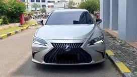 Lexus ES300 ES 300 Hybrid Ultra Luxury Facelift 2022 Like New Record