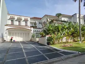 rumah mewah swimming pool view bagus pegunungan