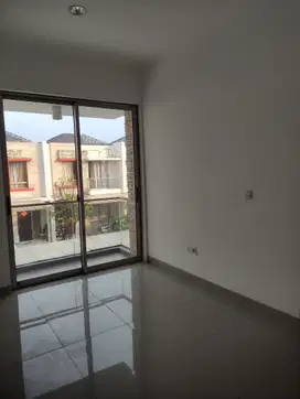 Disewakan Rumah 40jt/tahun di Cluster Hawai PIK2