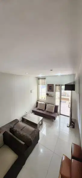 PIK1 rumah 2 lantai 4 kamar Tidur SHM