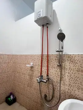 Rmh 3 lantai  ( nego)