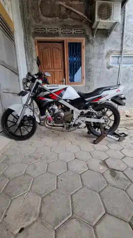 FORSALE NINJA R 2013