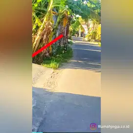 tanah sangat strstegis nglanjaran jalan kaliurang Km 13 belakang UII