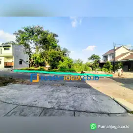 tanah luas jalan aspal lebar cocok untuk perumahan maguwoharjo