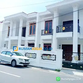 rumah 2 lantai sangat strategis pinggir jalan utama daerah kalasan