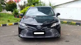 toyota camry 2.5 v matic 2021 hitam sunroof tangan pertama dari baru