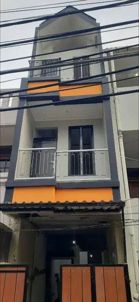 Jual rumah baru di Tanjung duren dkt duri kepa/green ville/taman ratu