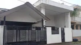 Dijual Rumah 1.5 Lantai Taman Pondok Indah, Wiyung (ME)