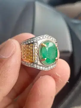 Cincin batu zamrud colombia
