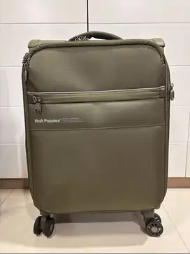 Koper Hush Puppies Softcase 20 Inch. Super light 2 kg