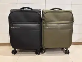 Koper Hush Puppies Softcase 20 Inch. Super light 2,4 kg
