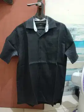 Kemeja Hitam Comfort Fit