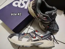Asics gel kahana trv2 size 42 mulus nominus