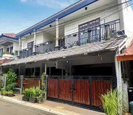 S673 Rumah depan Taman 175 m2 Kayu Putih Rawamangun Jakarta Timur