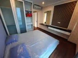 Apartemen The Vue 3BR Bagus Furnished  View Gunung dan Suramadu