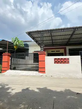 Rumah ready siap huni sudah berpagar dan canopy dekat eka rasmi