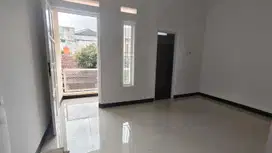 Dijual Rumah Baru 2 Lantai di Taman Kopo Indah 1