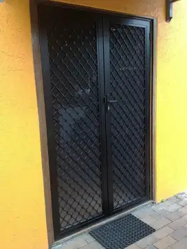 PINTU SAFETY MODERN