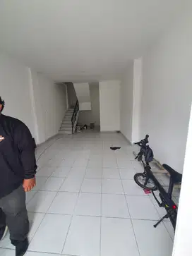 Dijual Rumah Petojo  4 lantai lokasi strategis