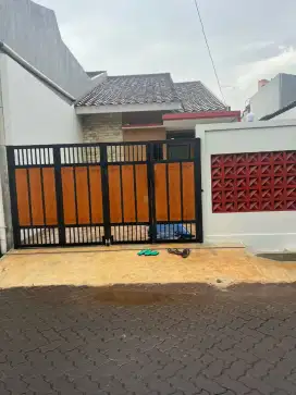 Rumah baru komplek dekat jakarta