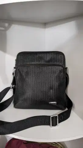 Tas Selempang Versino Oray