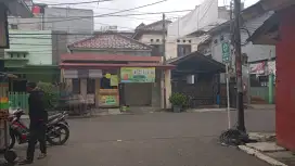 Rumah tinggal lokasi sangat strategis cocok juga buat usaha