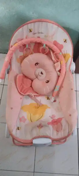 Baby bouncer bekas karakter cewe