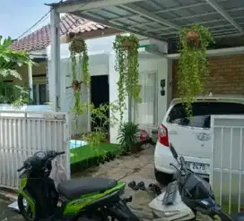Rumah 1 Lantai ada kolam renang mini dkt dr tol kukusan depok
