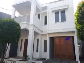 Rumah siap huni dua lantai, dalam Townhouse siap huni lokasi Jagakarsa