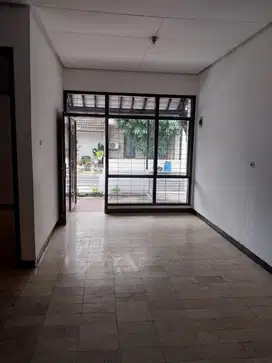 Rumah Terawat Kopo Permai Jarang Ada