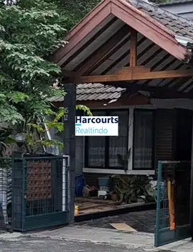 Rumah Luas 2 Lantai SHM di Bintaro Jaya Sektor 4 Parkir Tamu Luas