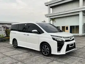 Toyota Voxy 2.0 2018 Low KM 55RB
