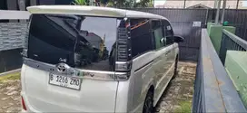 Toyota Voxy 2.0L 2018 Putih TERAWAT