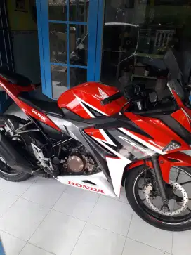 DIJUAL HONDA CBR150R TH2019