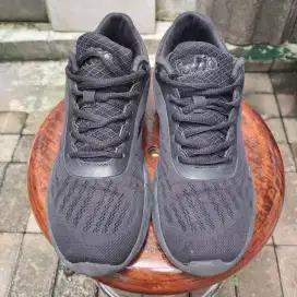 Sepatu Sekolah Full Black DIADORA