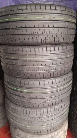 Ban copotan Acclera phi 245/40 R20 99% 2025...4pcs